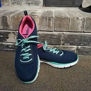 Barely worn navy blue Skechers
